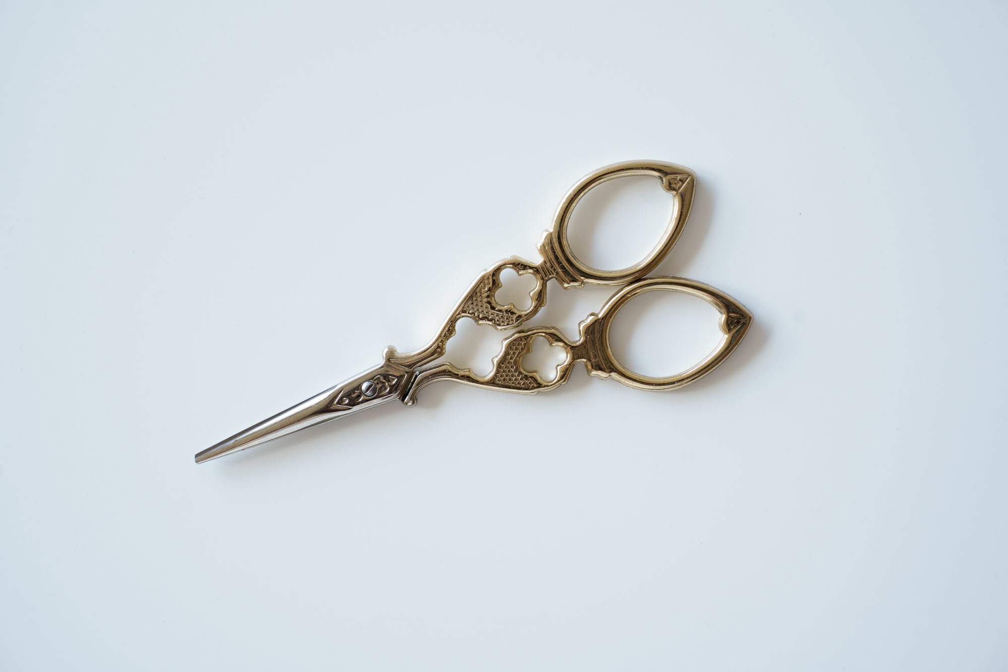 新品 デザインシザー ハサミ 糸きりばさみ C ゴールド はさみ 嗚呼