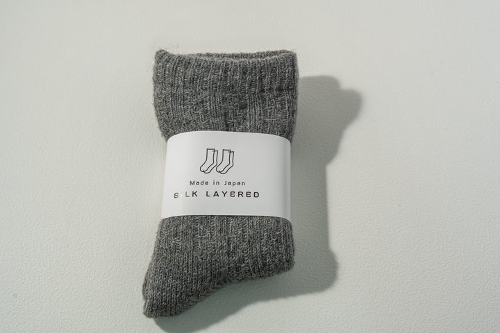 1.たむら靴下店 シルクとウール二重ソックス グレー