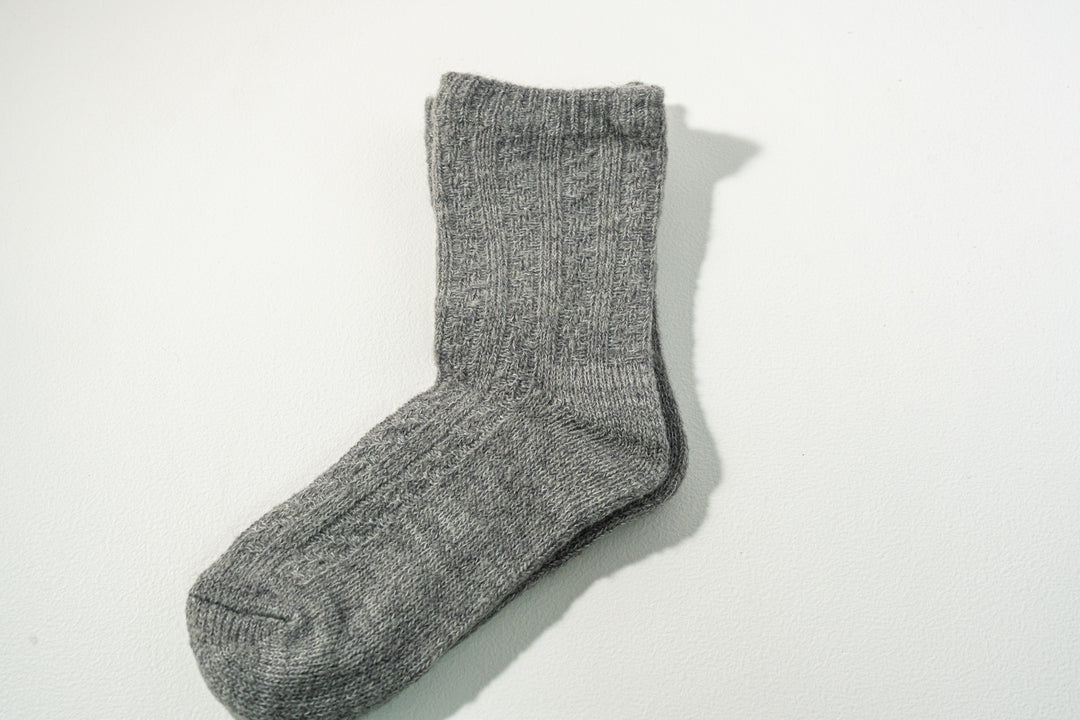 1.たむら靴下店 シルクとウール二重ソックス グレー