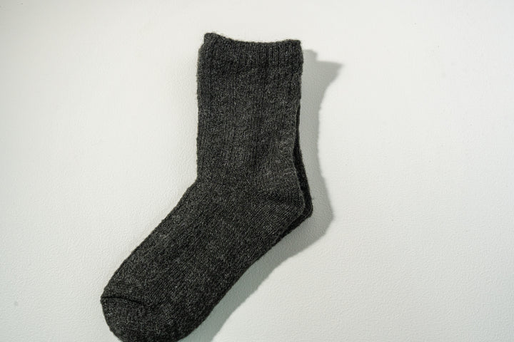 1.たむら靴下店 シルクとウール二重ソックス チャコール