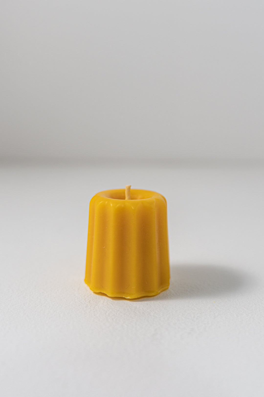 lampo 蜜蝋キャンドル カヌレ M