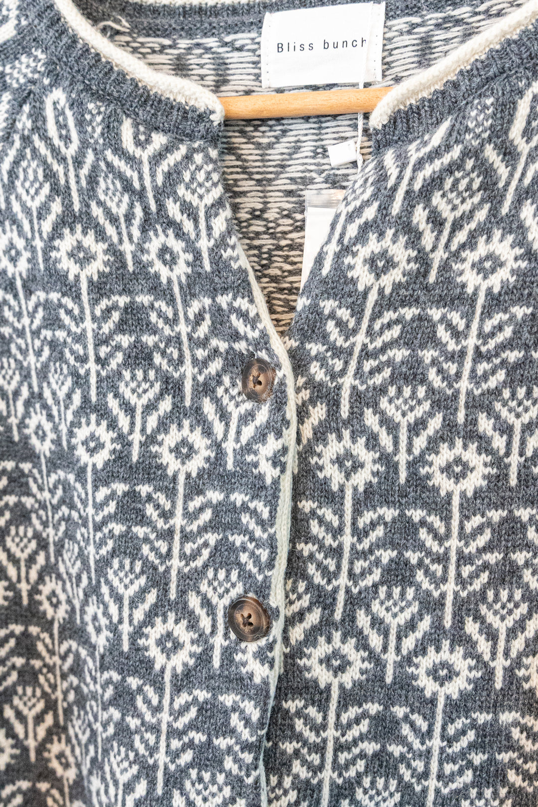 Bliss Bunch ラムナイロン花ジャガード スキッパークルーカーディガン