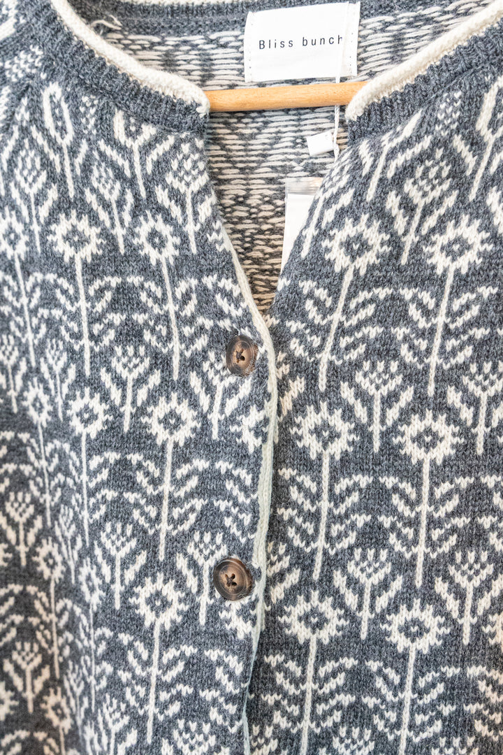 Bliss Bunch ラムナイロン花ジャガード スキッパークルーカーディガン