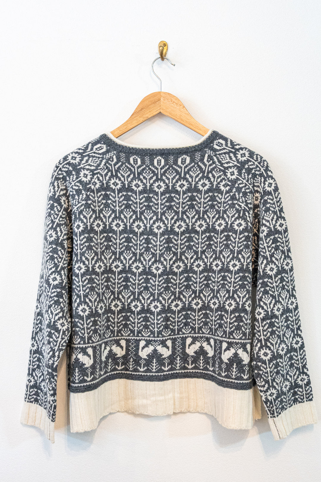 Bliss Bunch ラムナイロン花ジャガード スキッパークルーカーディガン