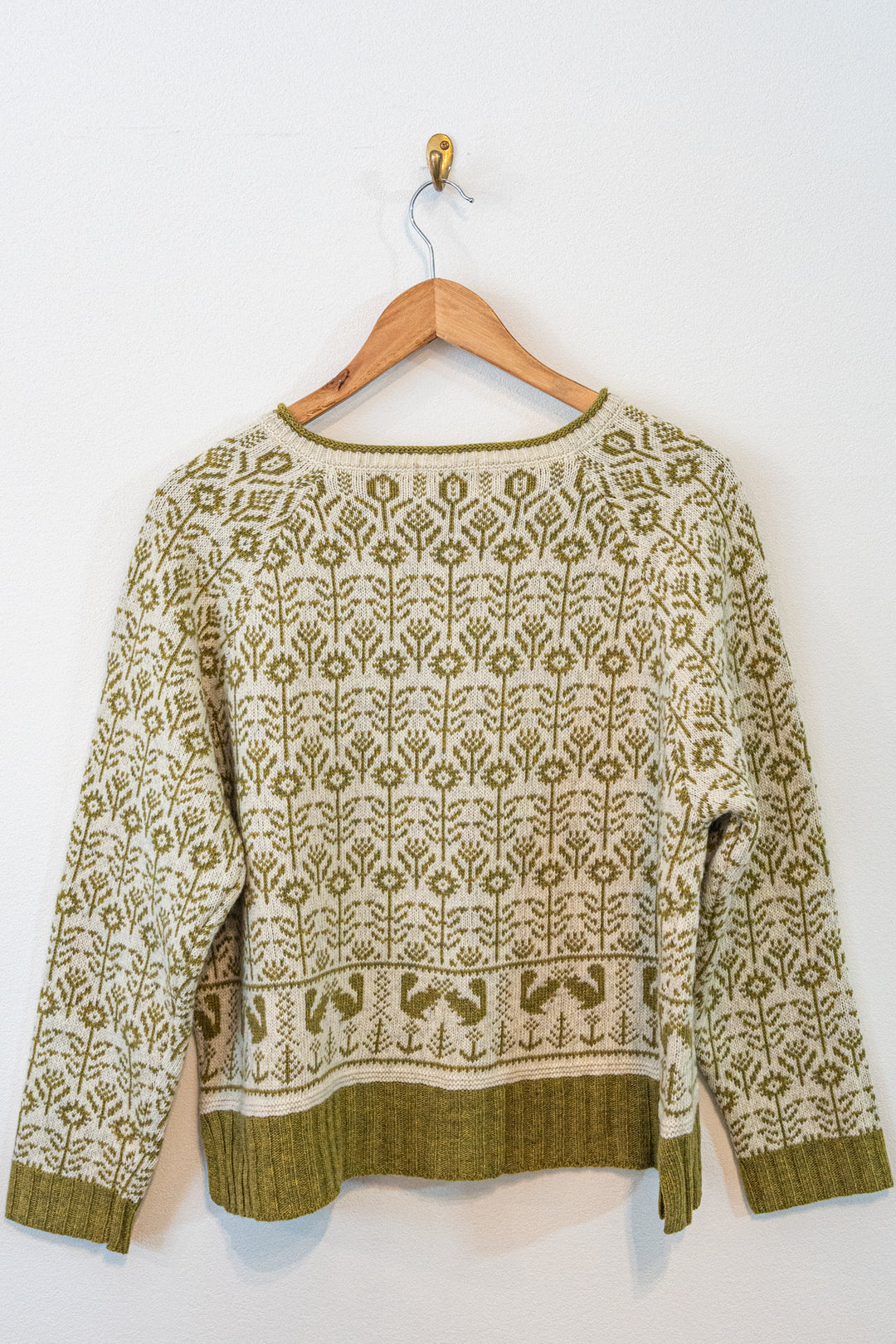 Bliss Bunch ラムナイロン花ジャガード スキッパークルーカーディガン