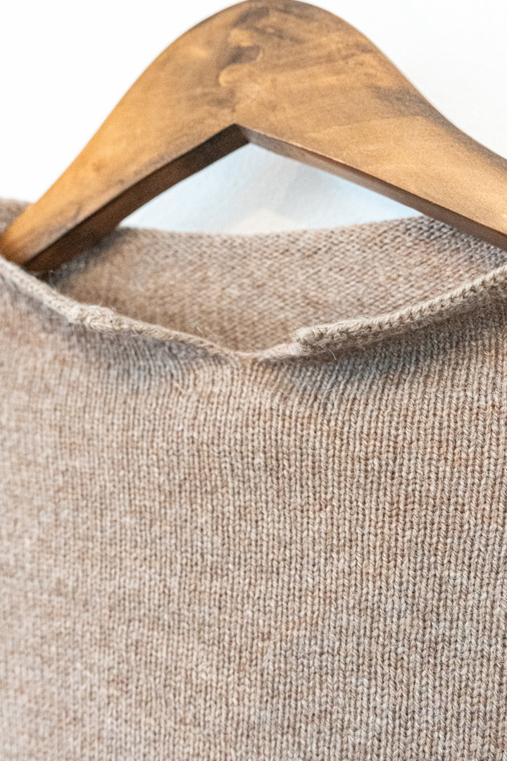 Bliss Bunch ラムナイロン ボトルネックワイドプルオーバー