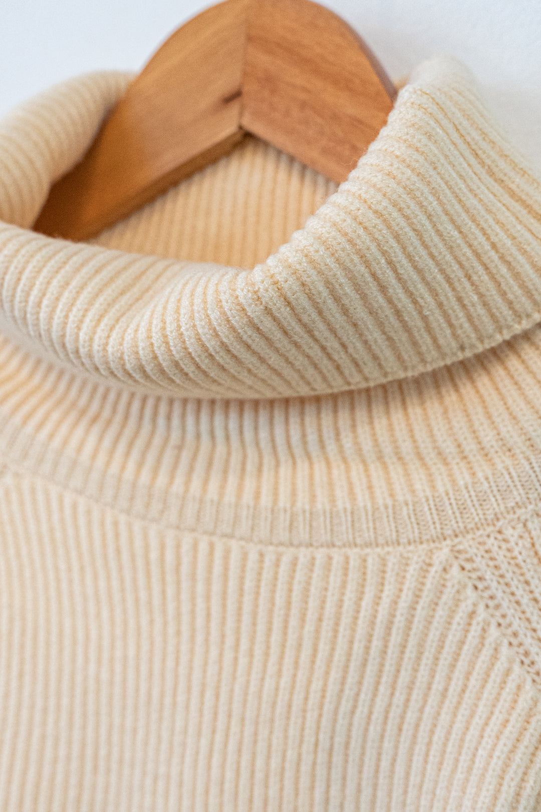 Bliss Bunch モールタッチサイドスリットタートルネック