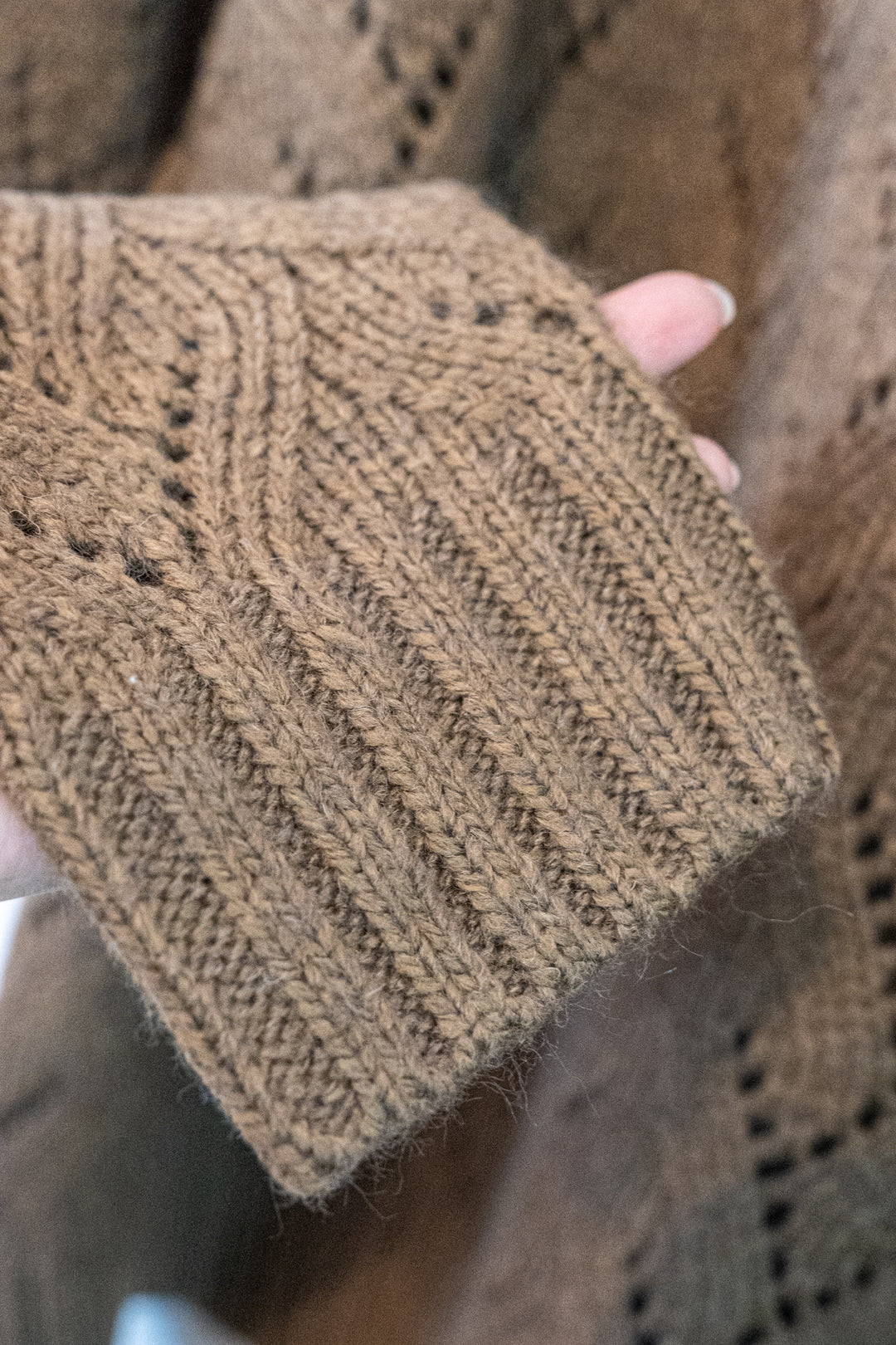 Bliss Bunch アルパカ混 レリーフ模様 モックネック