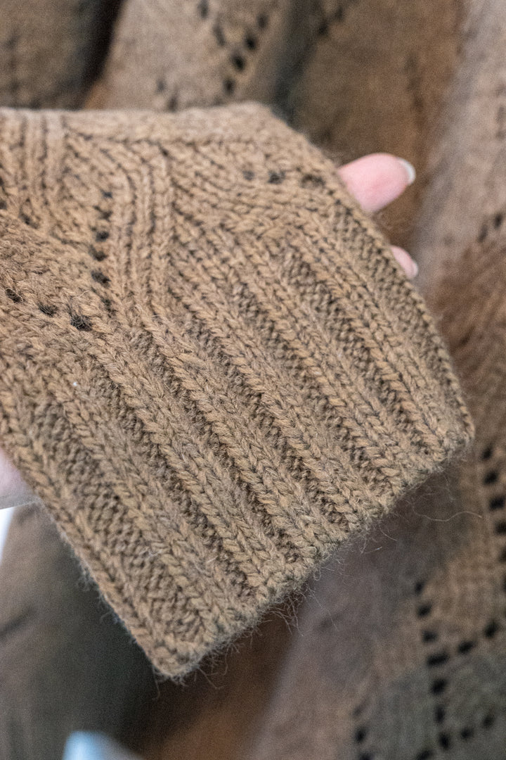 Bliss Bunch アルパカ混 レリーフ模様 モックネック