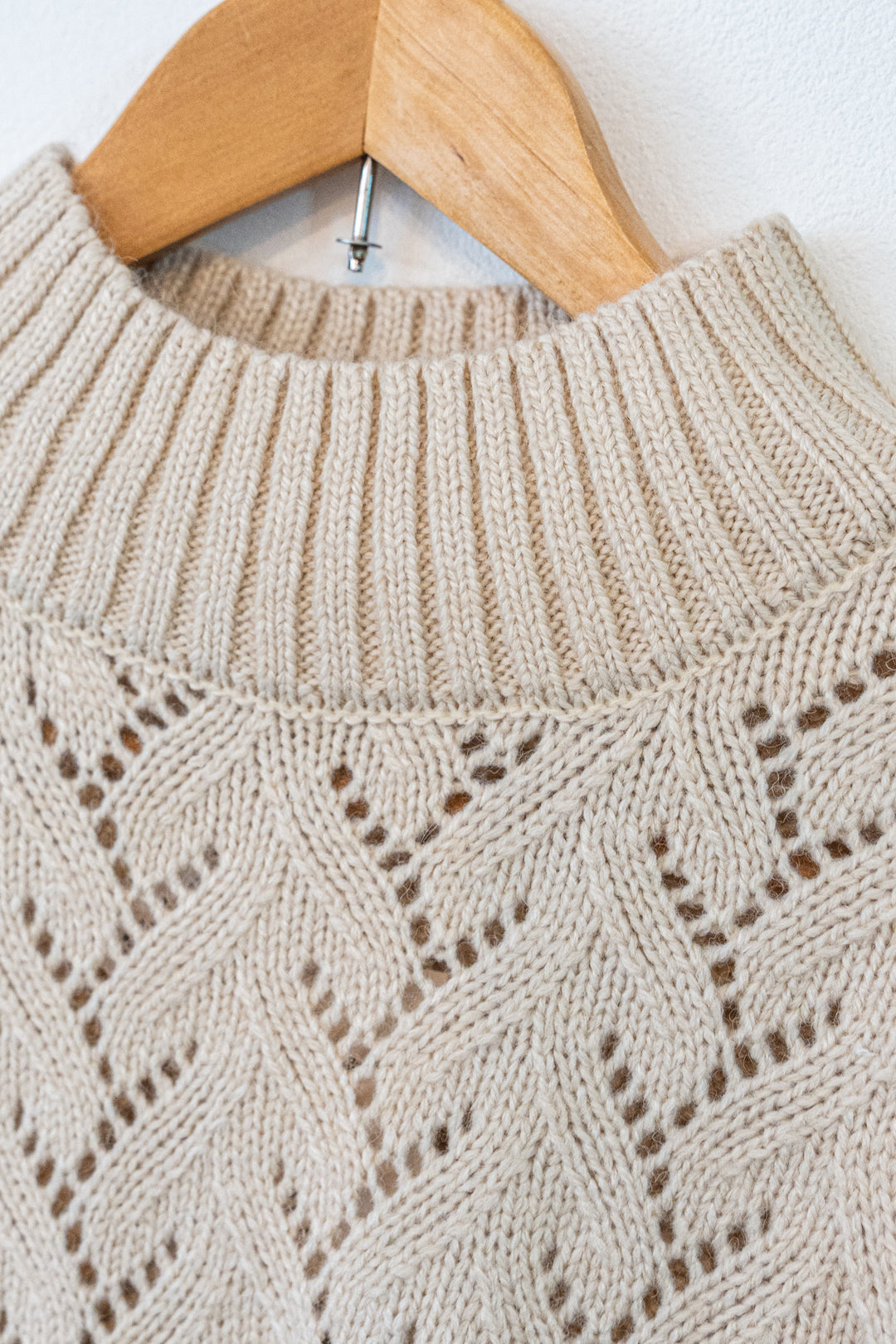 Bliss Bunch アルパカ混 レリーフ模様 モックネック